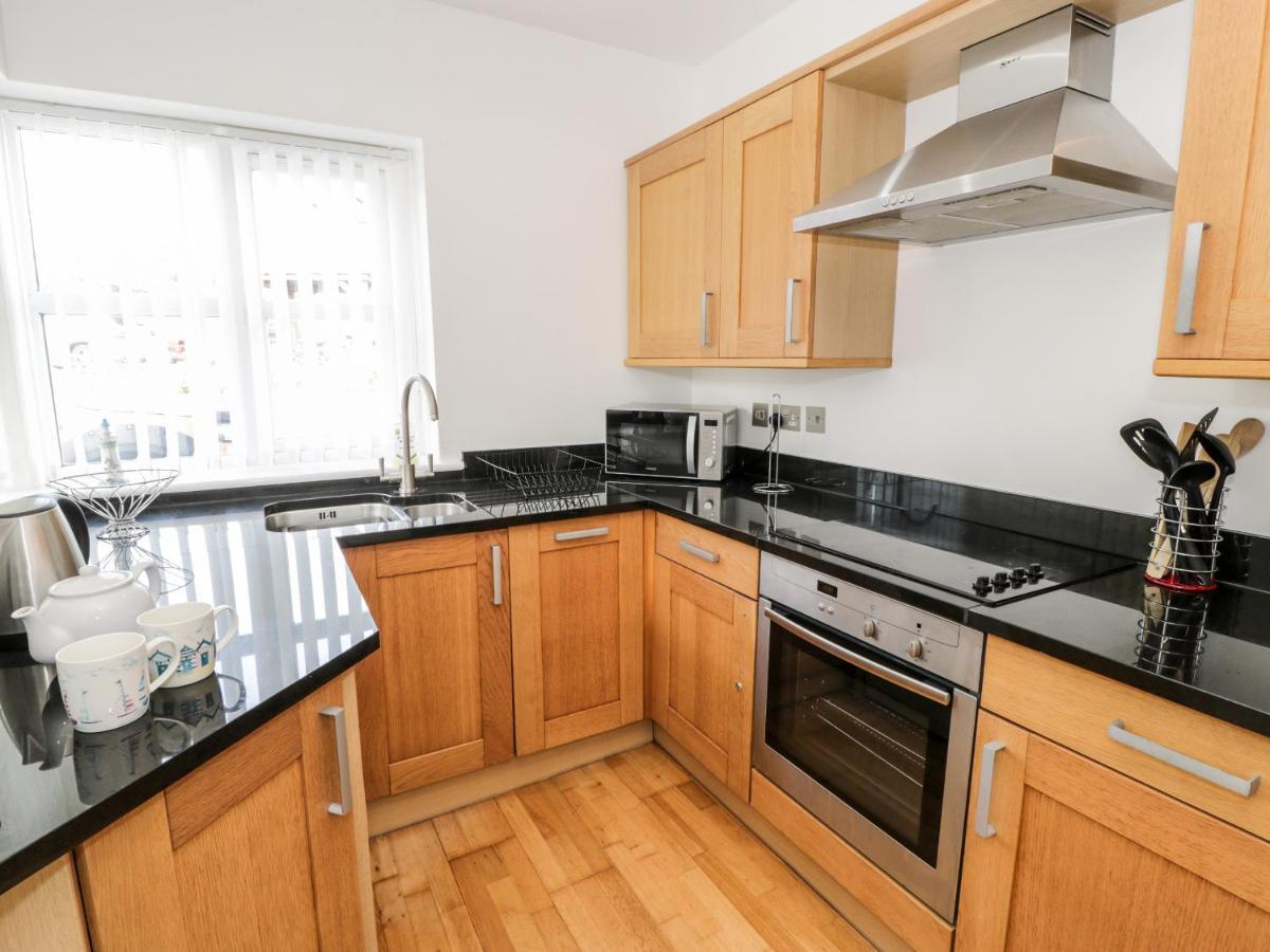 Tides Apartment Benllech Bagian luar foto